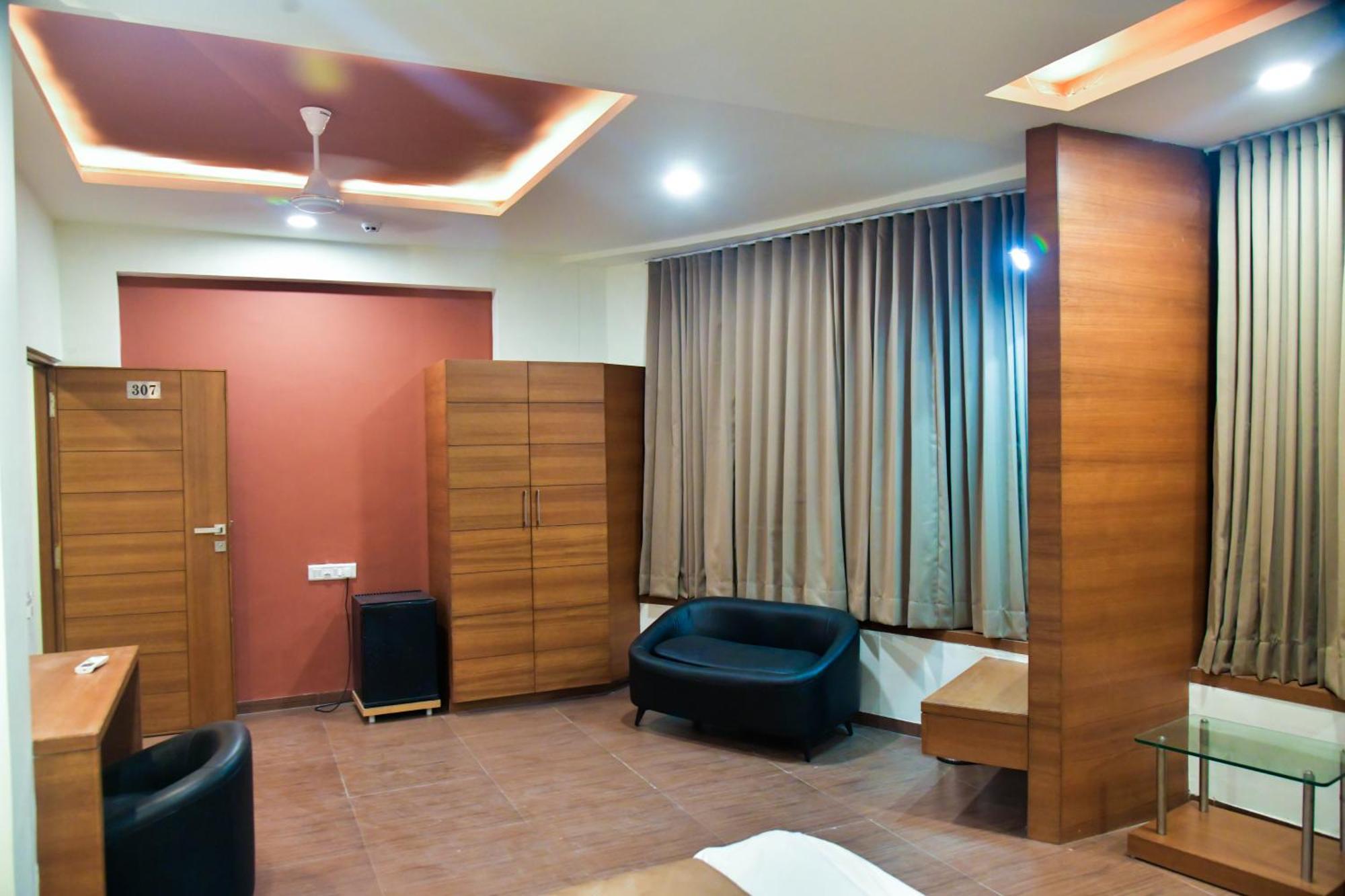 Hotel Ashooka Inn Gandhinagar Exterior foto