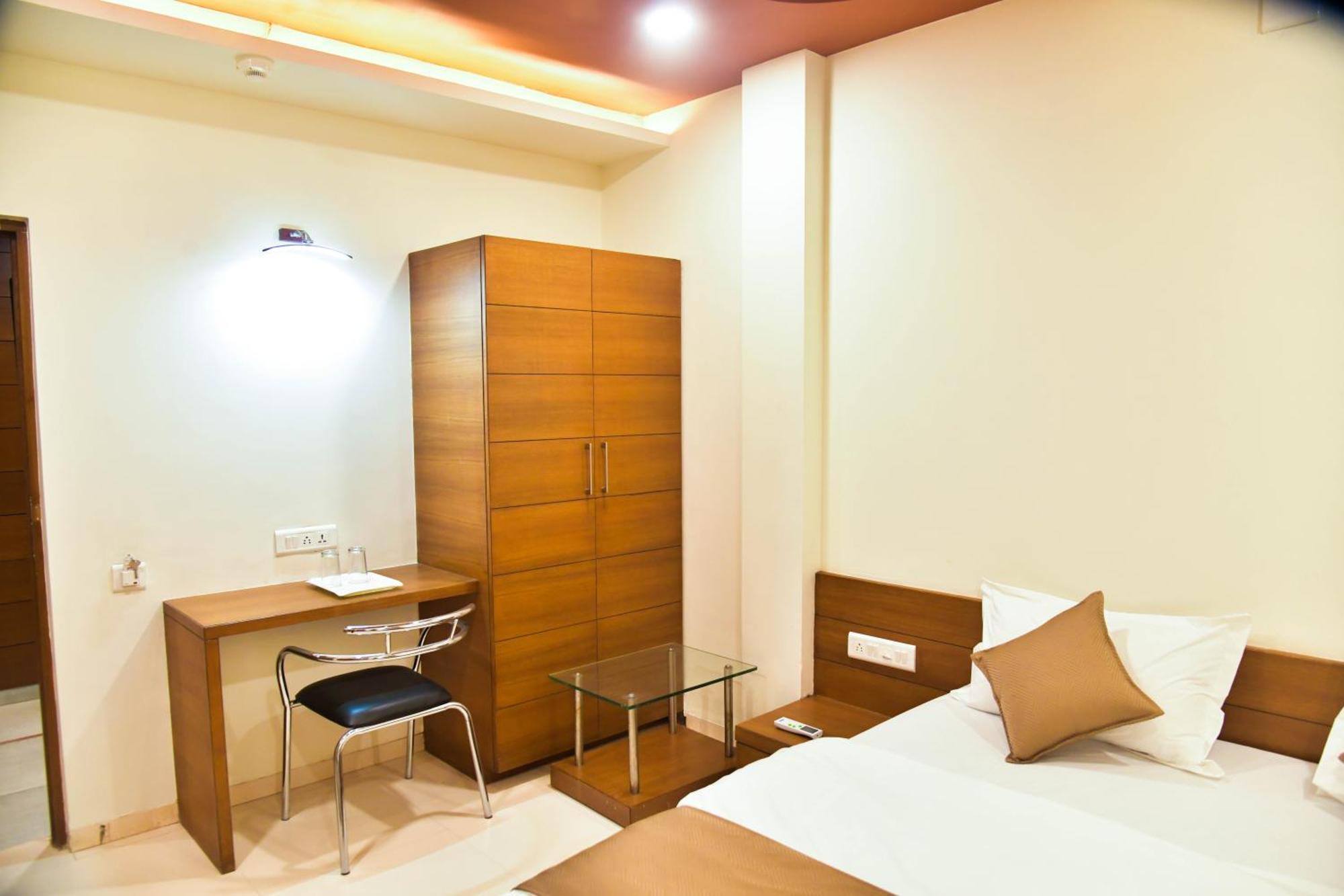 Hotel Ashooka Inn Gandhinagar Exterior foto