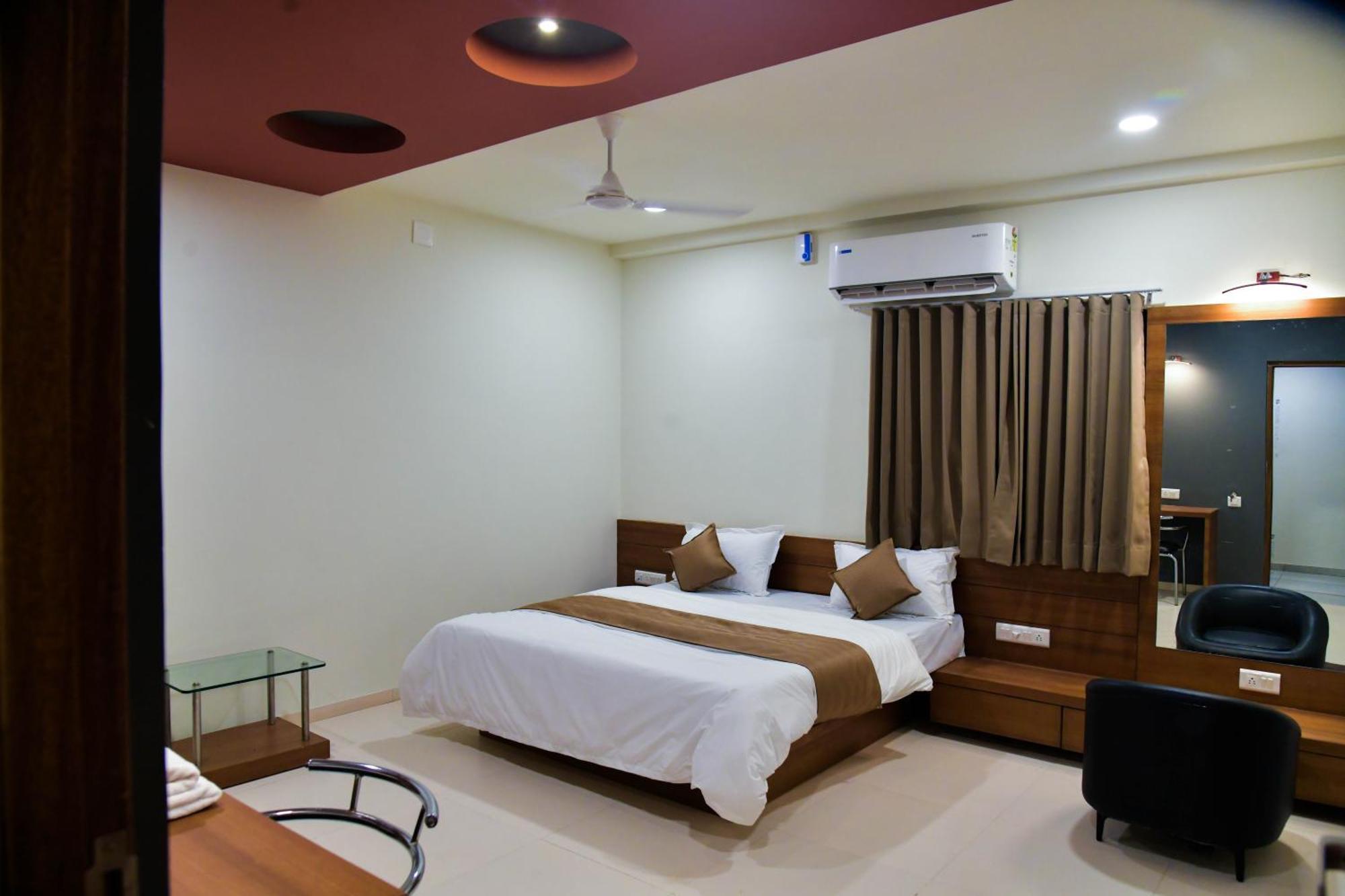 Hotel Ashooka Inn Gandhinagar Exterior foto